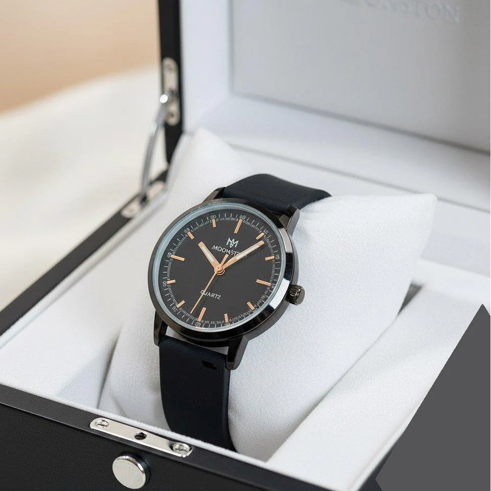 Round Black Bezel Magnetic Rubber Strap Women's Watch
