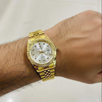 Round Dial Men's Watch