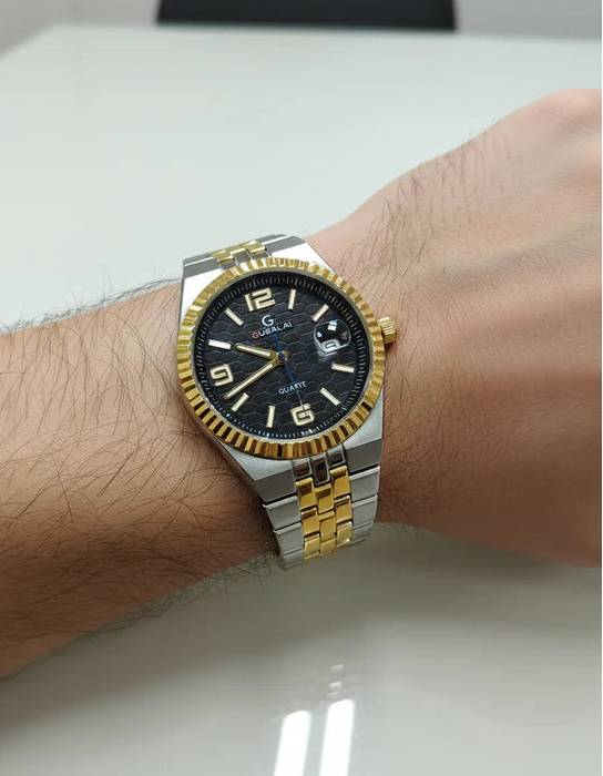 Round Honeycomb Dial Men's Watch