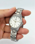 Round Dial Women's Watch