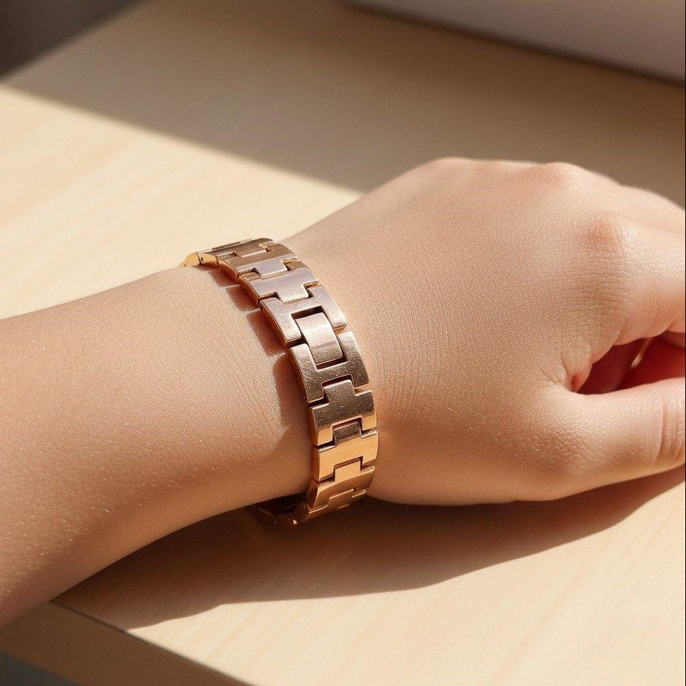 WHL Round Stone Bracelet Women's Watch
