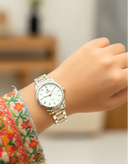 Round Dial Women's Watch